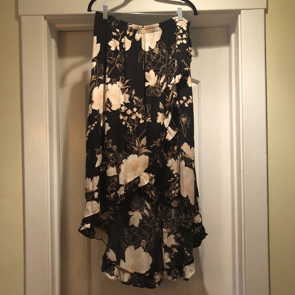 NWOT - GILI Long Asymmetrical Floral Skirt